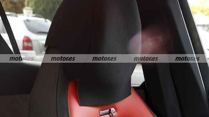 imgi_28_mercedes-glc-eq-amg-interior-fotos-espia-2026-2025110865-1762244036_14