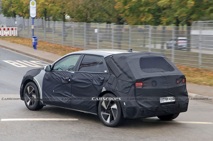 https___www.carscoops.com_wp-content_uploads_2023_10_Hyundai-Ioniq-5-facelift-00010-1024x680