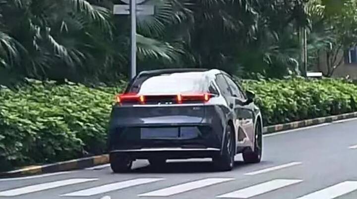 lynk-co-z20-2