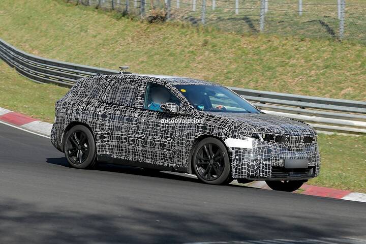 2026-bmw-ix3-shows-production-lights-first-neue-klasse-model-will-debut-september-2025_7