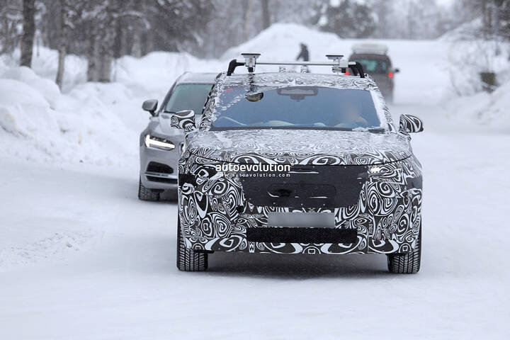 2027-range-rover-velar-electric-spotted-newcarscoops-0013