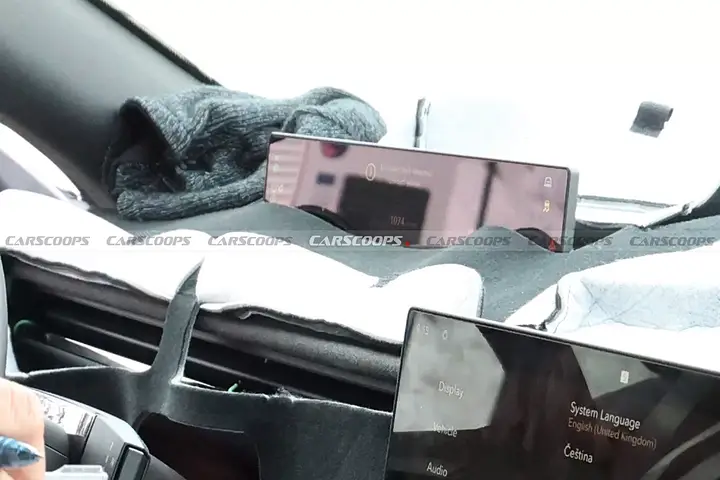 2027-Range-Rover-Velar-Spied--newcarscoops-2048x1366