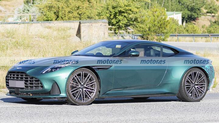 Cazado el próximo DB12 AMR en pruebas, esta mula de Aston Martin deja claro que habrá más de 700 CV 11