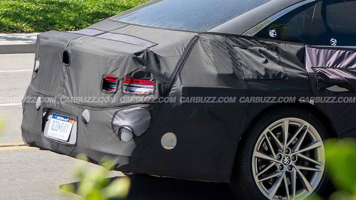 imgi_120_genesis-g80-spy-photo-newcarscoops-6