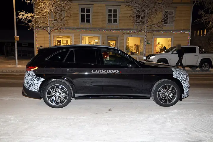 2027-Mercedes-AMG-GLC-43-newcarscoops-4