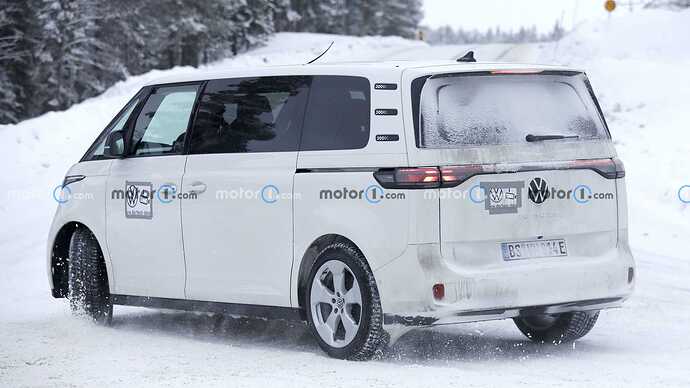 2024-volkswagen-id.-buzz-lwb-spy-photo (10)