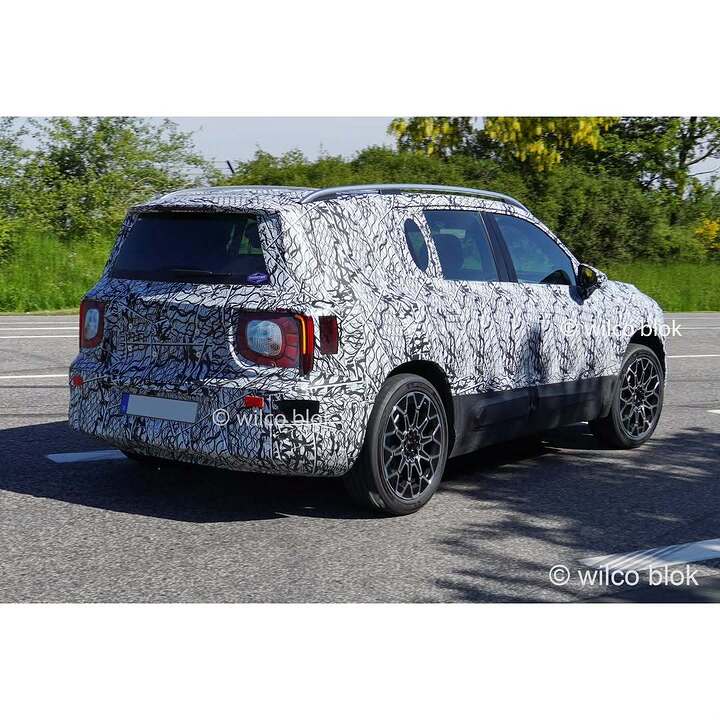 Next generation Mercedes GLB caught with weird decall taillights! #Mercedes #glb #ev #Mercedesglb #eqb #Mercedeseqb #eq #prototype #erlkönig #spyshot #carspy #nürburgring #Germany #german #luxury #lifestyle #suv #dasbesteodernichts # (1)