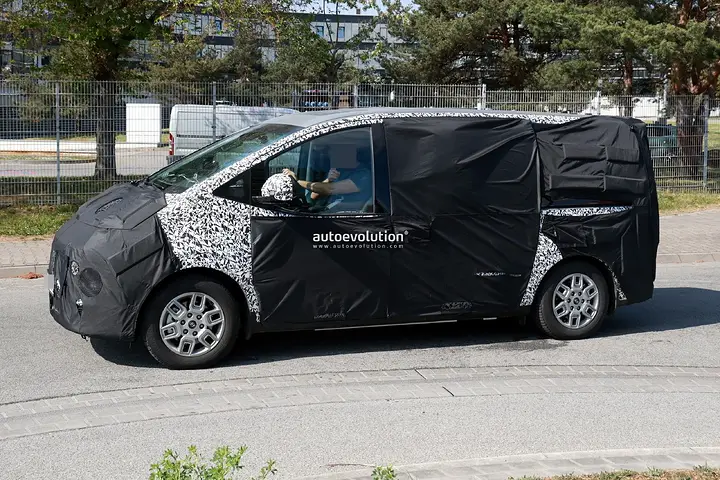 starship-like-hyundai-staria-minivan-is-finally-getting-ev-power_10