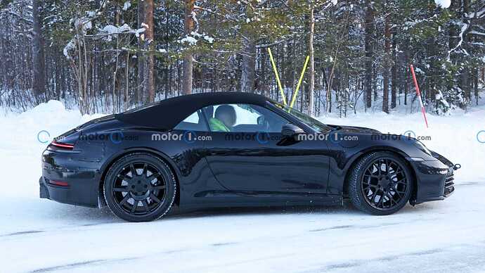 porsche-911-convertible-facelift-spy-photo (8)