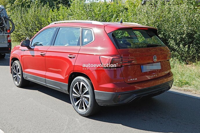 volkswagen-taos-facelift-spied-in-germany-with-subtle-changes-for-the-2023-model-year_7