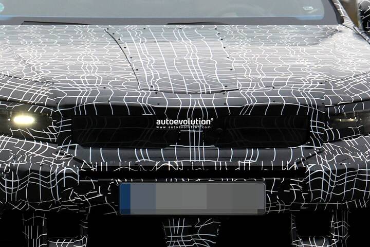 imgi_43_2028-bmw-m5-sedan-adopts-neue-klasse-i3-rear-signature-lighting_2