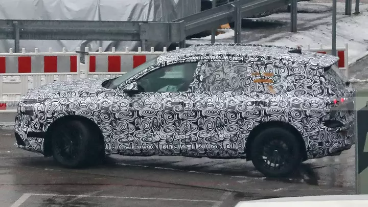 audi-q9-2025-fotos-espia-202499886-1705918151_14