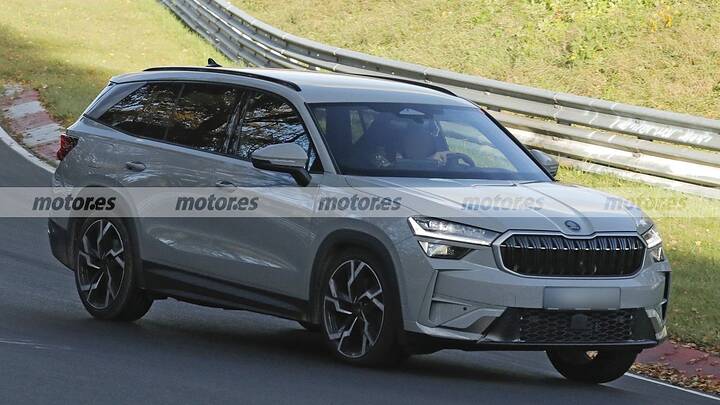 skoda-kodiaq-rs-2025-fotos-espia-nurburgring-2024104867-1729671374_15