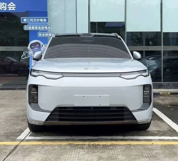 BYD Sealion 08 spotted at dealerships-NEWCARSCOOPS-2-large-800x724