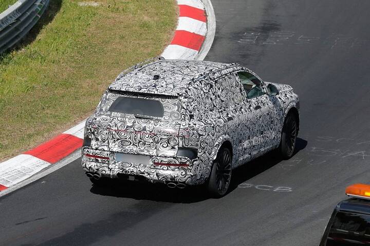imgi_27_audi-sq9-spied-testing-at-the-nurburgring-will-rival-mercedes-amgs-gls-63-thumbnail_12