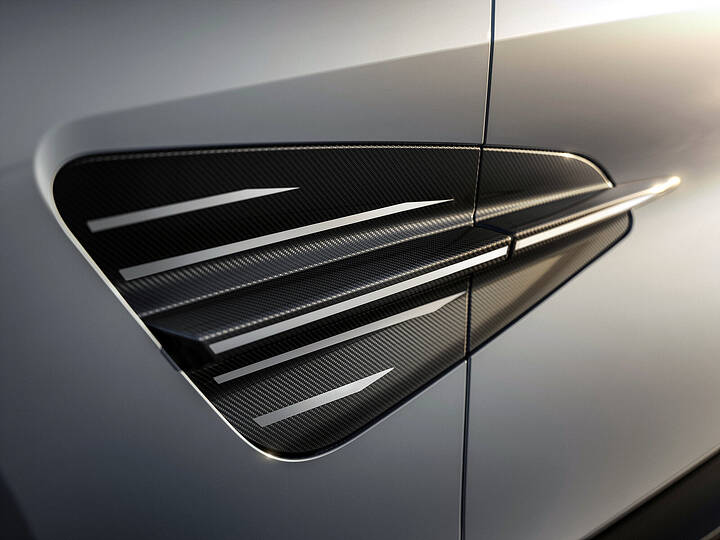 Aston Martin Vanquish 25_08