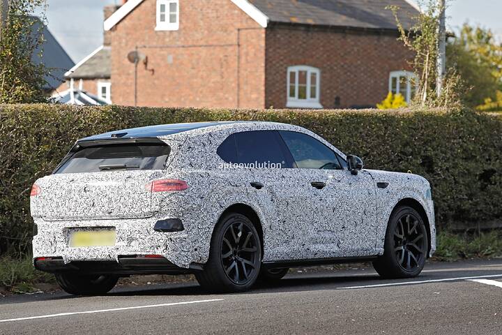 imgi_86_bentley-s-urban-ev-identifies-as-a-smaller-bentayga-in-new-spy-shots_31
