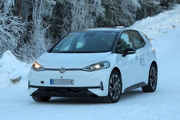 volkswagen-id3-facelift-2027-fotos-espia-2026111917-1767869026_9