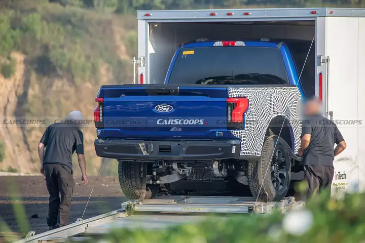 2026-Ford-F-150-Lightning-821-1-1536x1024