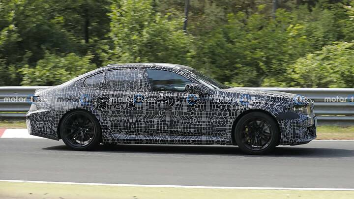 bmw-m5-g90-facelift-im-stil-der-neuen-klasse-als-erlkonig (4)