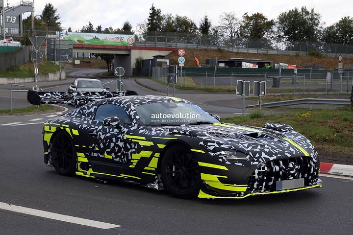mercedes-amgs-new-gt-black-series-looks-like-a-track-monster-in-fresh-scoops-276048_1