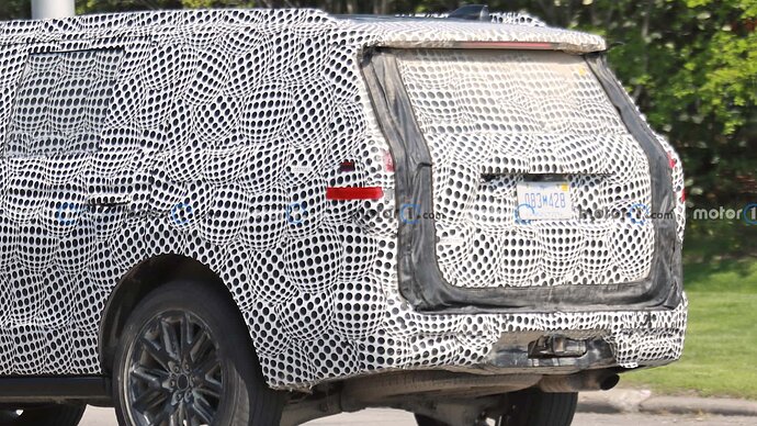 next-gen-ford-expedition-rear-view-spy-photo (5)
