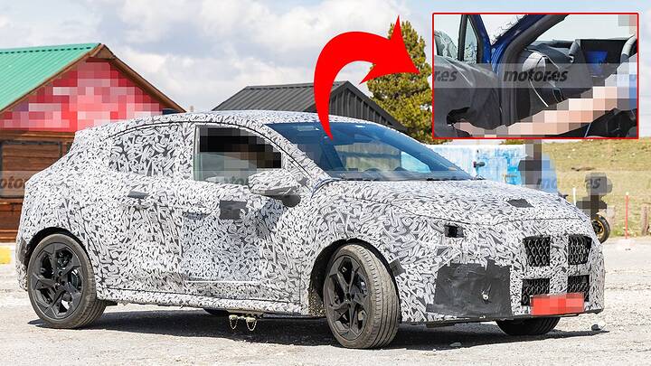 El interior del nuevo Renault Clio 2026 se descubre en estas fotos espía que adelantan un coche más digital y conectado 0