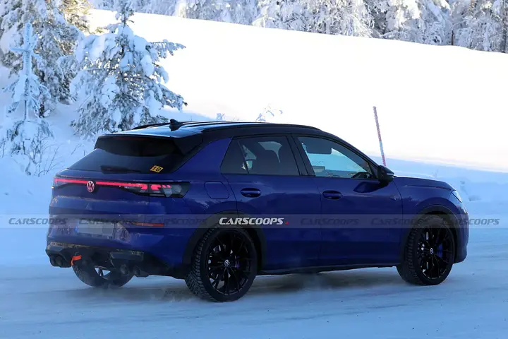 VW-T-Roc-R-Scoop-15-1536x1024