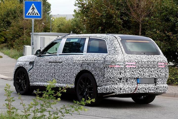 imgi_71_2027-genesis-gv90-spied-with-purportedly-optional-coach-doors-open_25