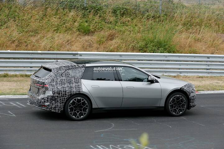 spy-photos-2027-bmw-i3-touring-prototype-gets-caught-testing-hard-on-the-nuerburgring-nordschleife_11