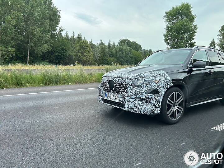 mercedes-benz-gle-klasse-facelift-2026-62568-c431616062025212033_1