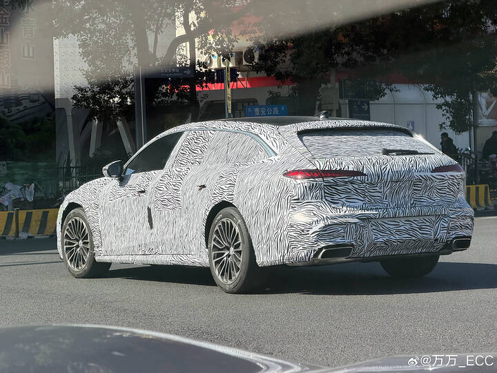 008uSSnwgy1ib1ubex0apj34eo3b0kjp