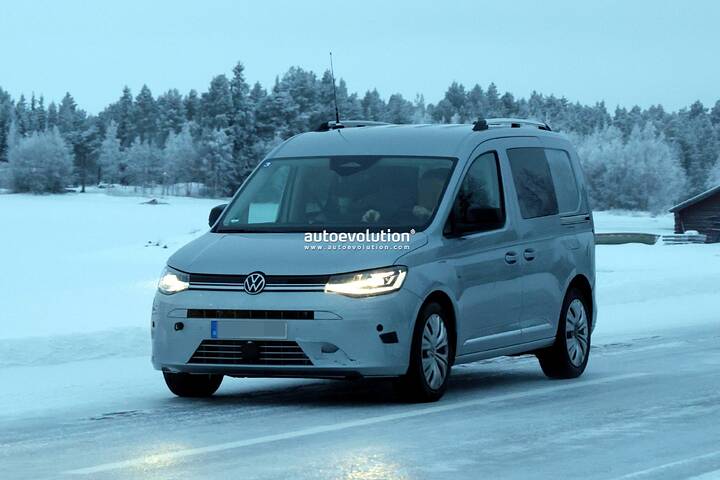 imgi_39_2027-volkswagen-caddy-facelift-spied-looking-mostly-unchanged-from-outgoing-model_4