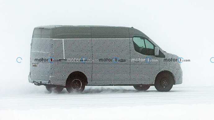 new-renault-master-first-spy-photo (7)