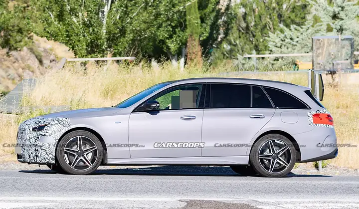 Mercedes-C-lcass-wagon-scoop-00010-2048x1193