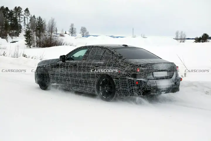 2027-BMW-M5-0213-23-1536x1024