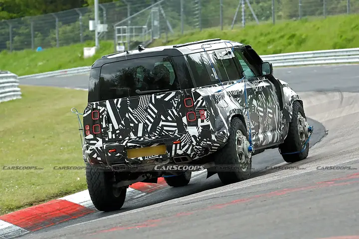 Land-Rover-Defender-Extreme-Spy-Shots-newcarscoops-10