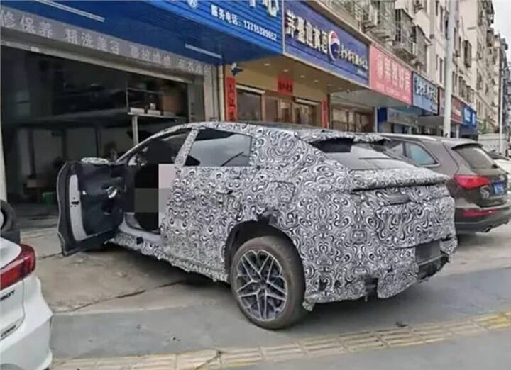 Earlier spy shots of the Yangwang U7 GT