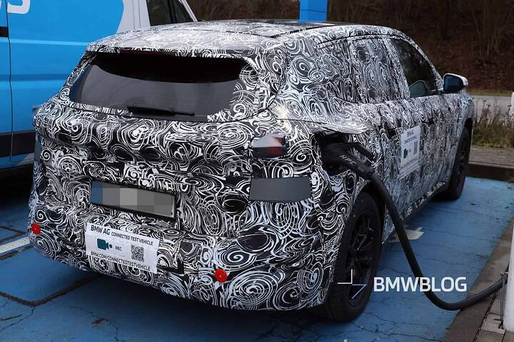 imgi_32_2028-bmw-ix1-interior-exterior-prototype-02