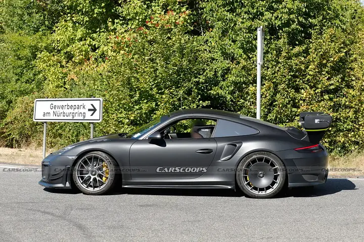 Porsche-911-GT2-RS-Slantnose-Scoop-8-1536x1025