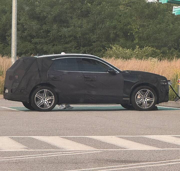2025 Genesis GV70 facelift_image