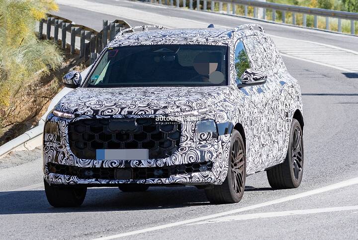 imgi_35_audis-first-ever-q9-looks-almost-ready-to-take-on-the-bmw-x7-and-mercedes-gls_3