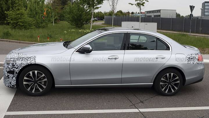 mercedes-clase-c-facelift-fotos-espia-2026-2025108086-1746784290_8