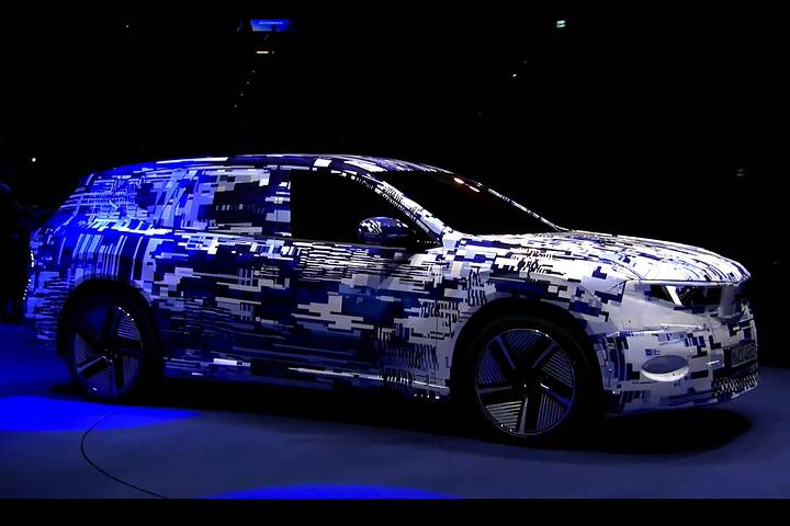 BMW-Neue-Klasse-Folierung-iX3-i3-2025-Erlkoenig-02