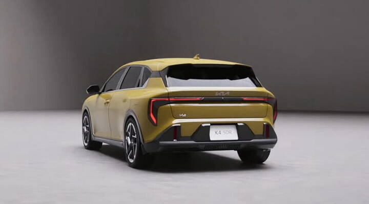 https___www.carscoops.com_wp-content_uploads_2024_03_2025-Kia-K4-5-Door-Hatch-NYIAS-4-1024x567