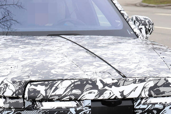 2028 Rolls-Royce Electric SUV_bonnet_newcarscoops_close