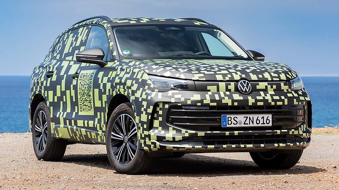 vw-tiguan-2023-covered-drive (20)