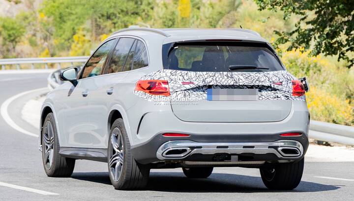 spy-photos-2027-mercedes-benz-glc-facelift-prototype-shows-finalized-exterior-design_8