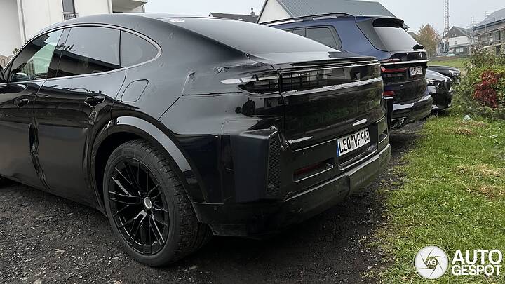 porsche-cayenne-coupe-ev-853fc-c406102112025200943_4