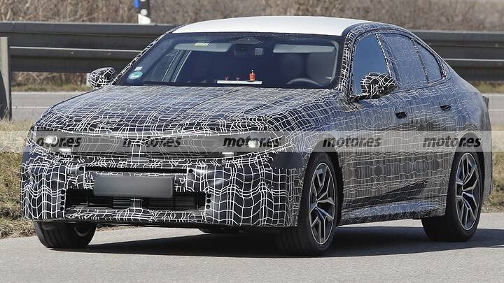 bmw-serie-5-restyling-2026-fotos-espia-2025107129-1741784618_3